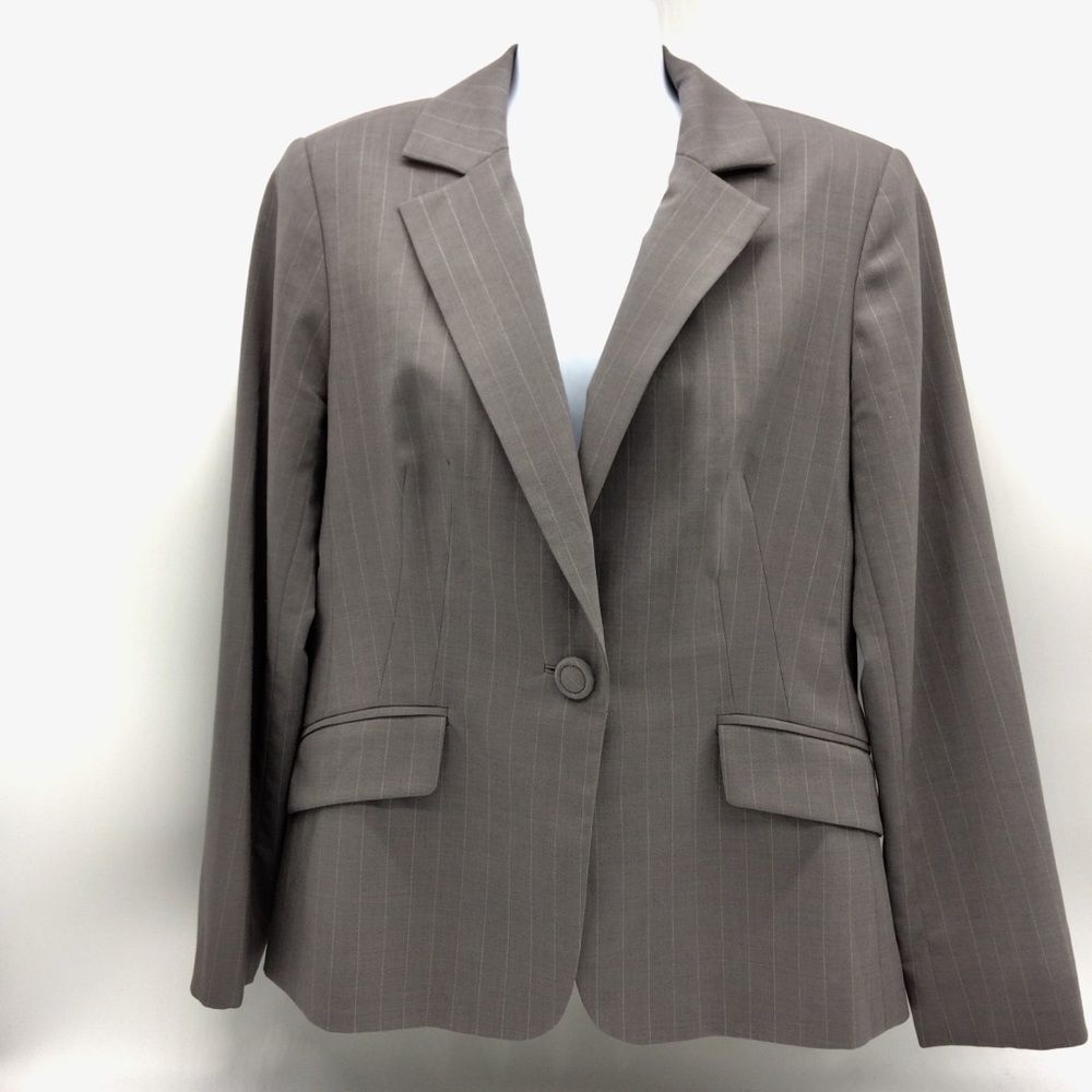 Due Per Due Women's Medium Gray w/Light Gray Pinstripes Classic Blazer-Size 4